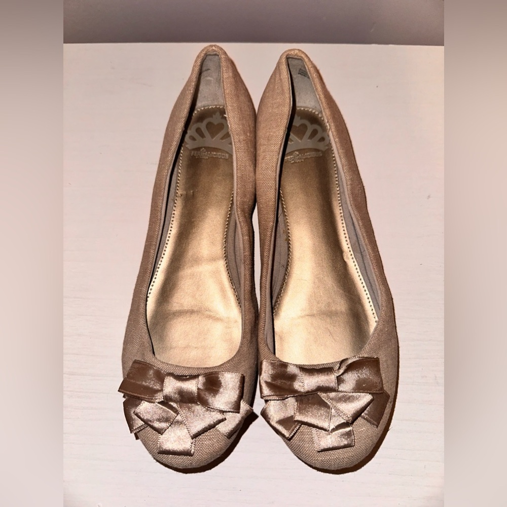 Fergalicious By Fergie Womens Alana Ballet Flat Shoes  Sz 7.5